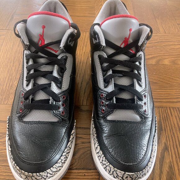 Air Jordan 3 Retro 'Cement' 2011 - Picture 3 of 6